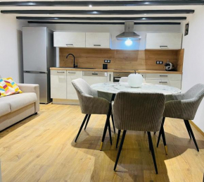 Magnifique appartement rénové Rez-de chaussée Parking Wifi